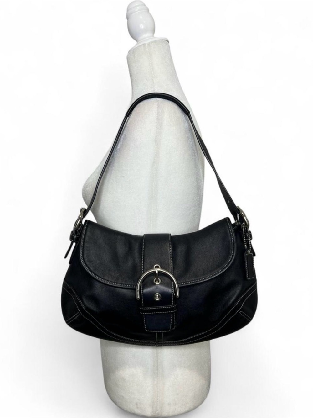 Vintage Y2K Black Leather Coach SoHo Flap Purse with hang tag